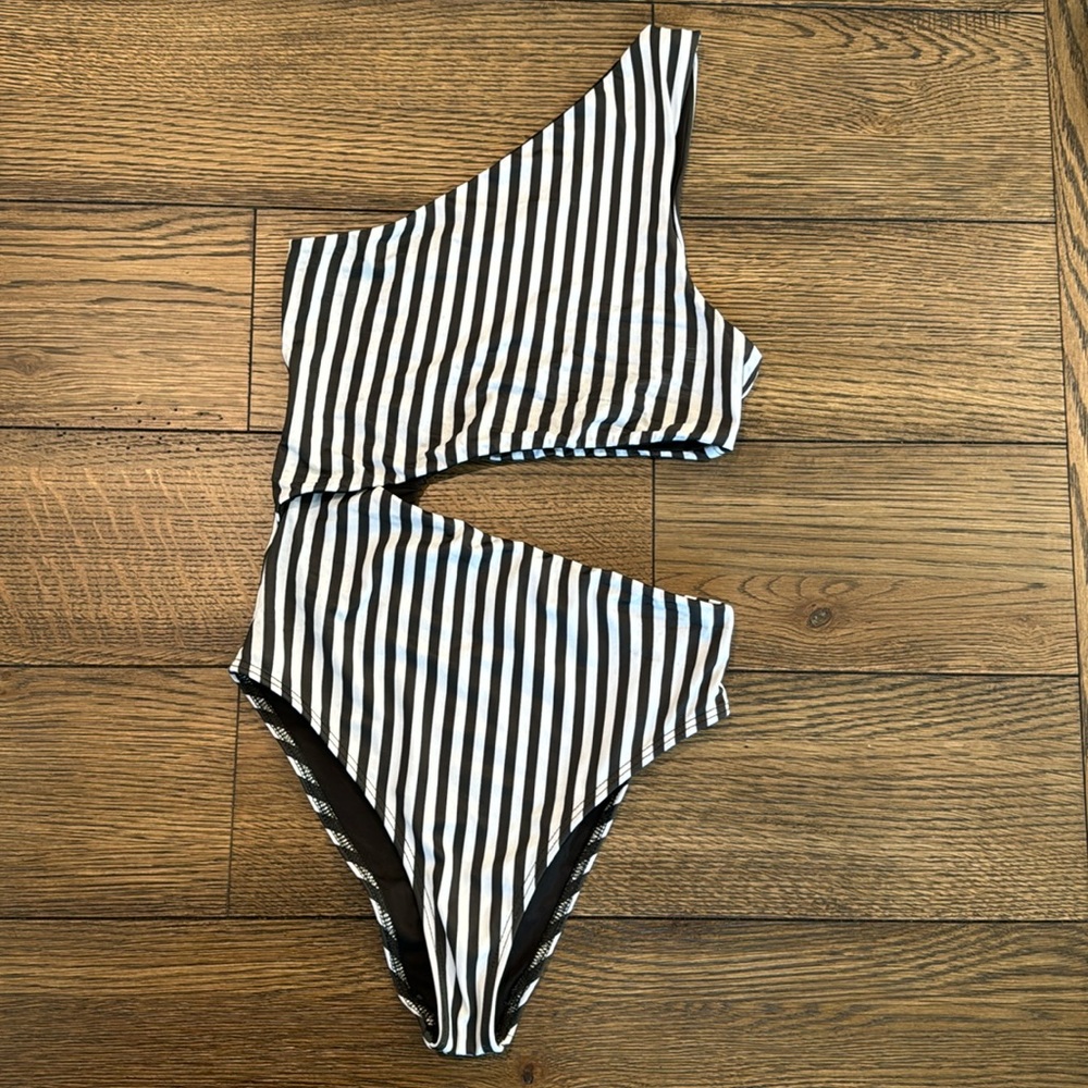 Beach Riot Asymmetrical Onepiece Swimsuit XS